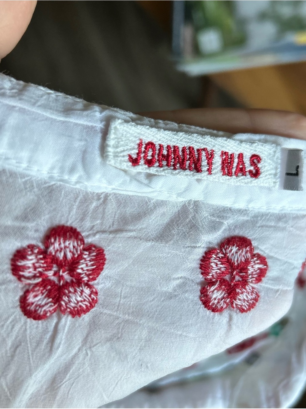 Johnny Was White Embroidered V-Neck Tunic with Multicolor Floral Detail - Picture 10 of 11